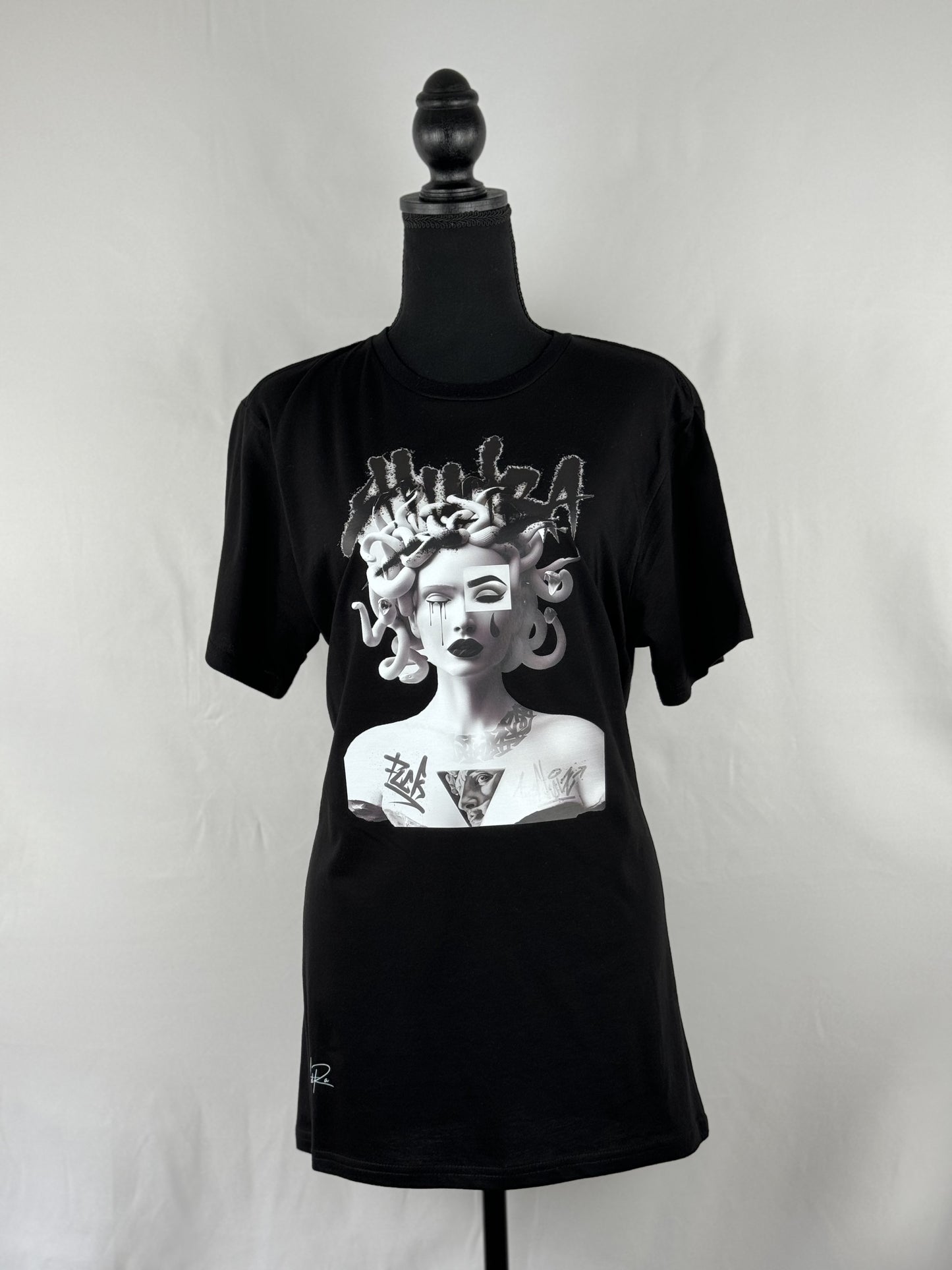 Urban Goddess Graphic T-Shirt - Monochromatic Majesty