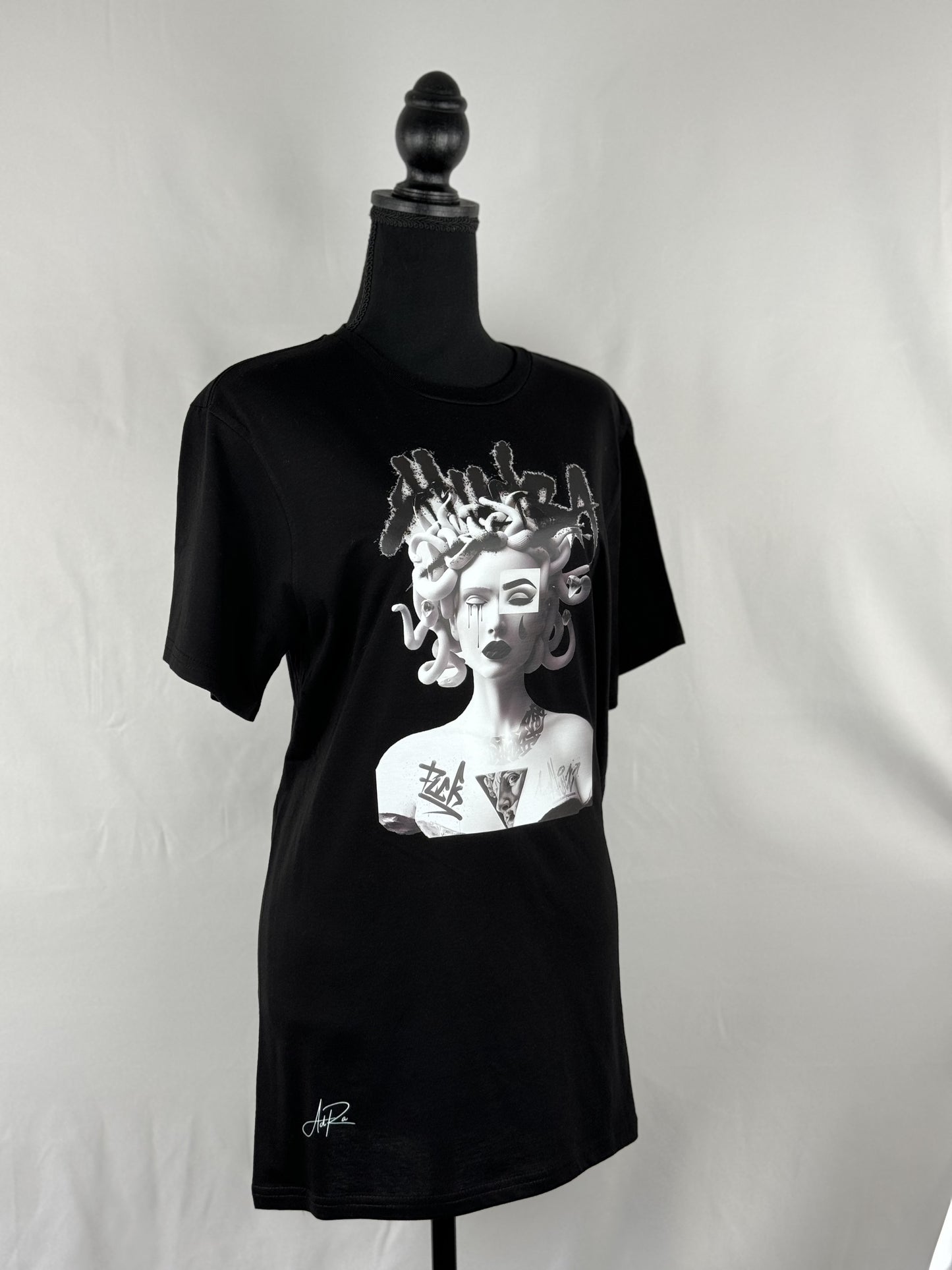 Urban Goddess Graphic T-Shirt - Monochromatic Majesty
