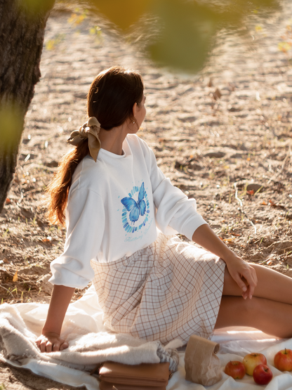 Butterfly Dreams Sweatshirt - Elegant Nature-Inspired Design